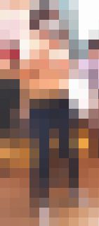 デニムパンツを履きこなす美人のお姉さん２人の綺麗なお尻を接写