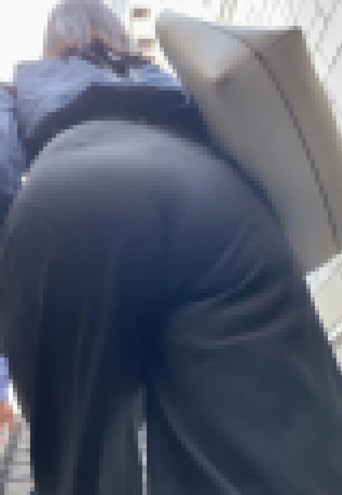 【縦4K高画質】パンティーラインくっきり！主張激しいOLのデカ尻