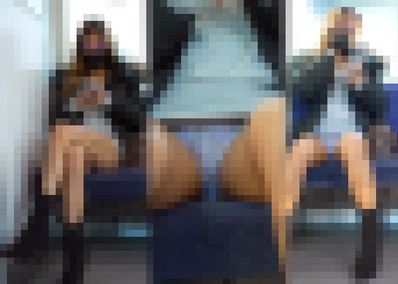 【4K縦動画】容赦ない黒ギャルの対面パンチラ！目のやり場に困りますーね！