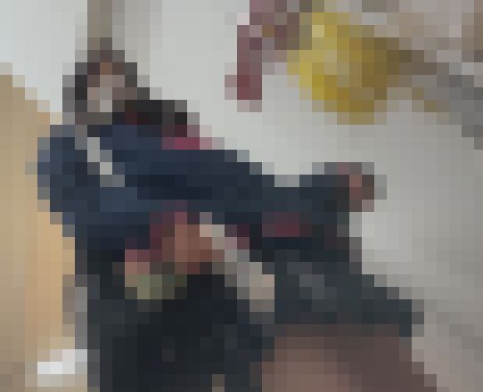 ◎ローアングル＃25 JKの前かがみピンクパンツ