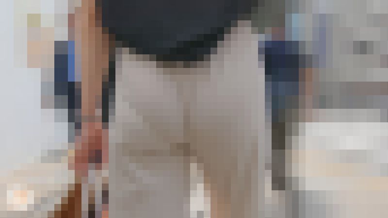 【4K高画質】都会派ワイドパンツは鋭角ライン