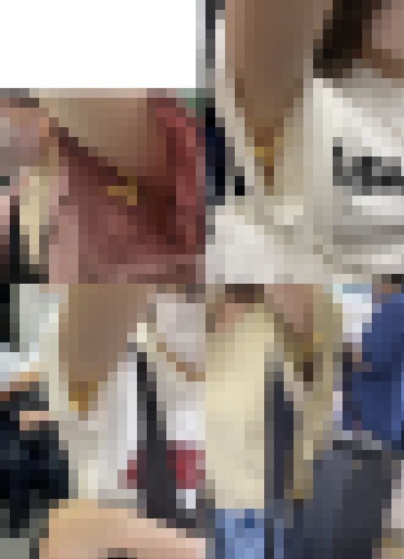 半袖の袖口から見えた腋、脇