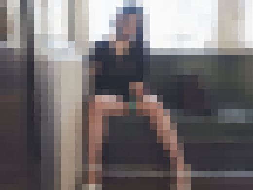 再販　電車内でパンティ露出　染み付きパンチラで挑発してくるエッチなお姉さん