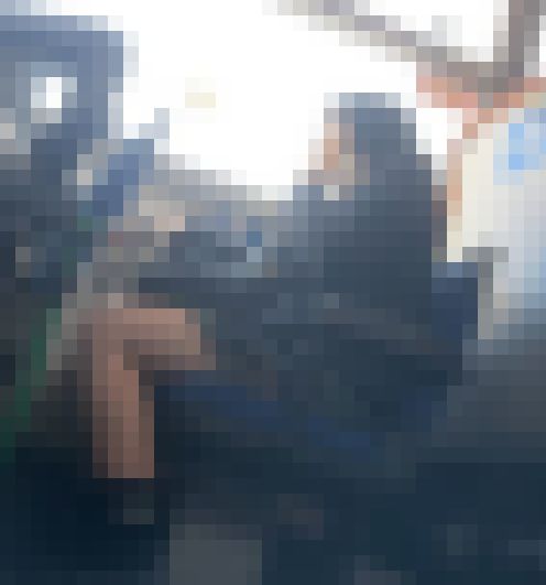 ◎ローアングル＃59  バス停でパンチラしているJK