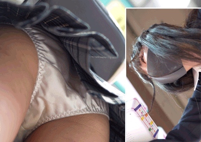 【4K】見上げるUFO＃46 （純朴制服女子とゴキゲンなJDさん）