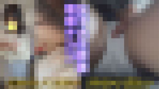 電車で胸を揉まれエッチな気持ちになる女子大生