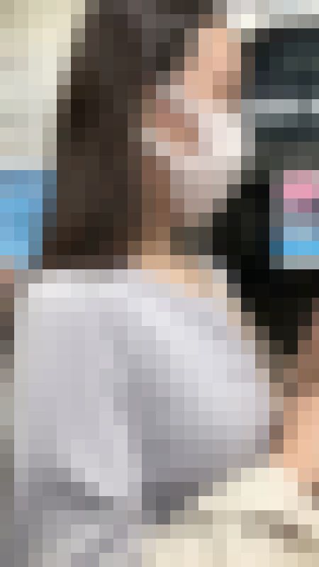 【すぐそこの眺め97】電車内で美人ＯＬのオッパイを至近距離で！