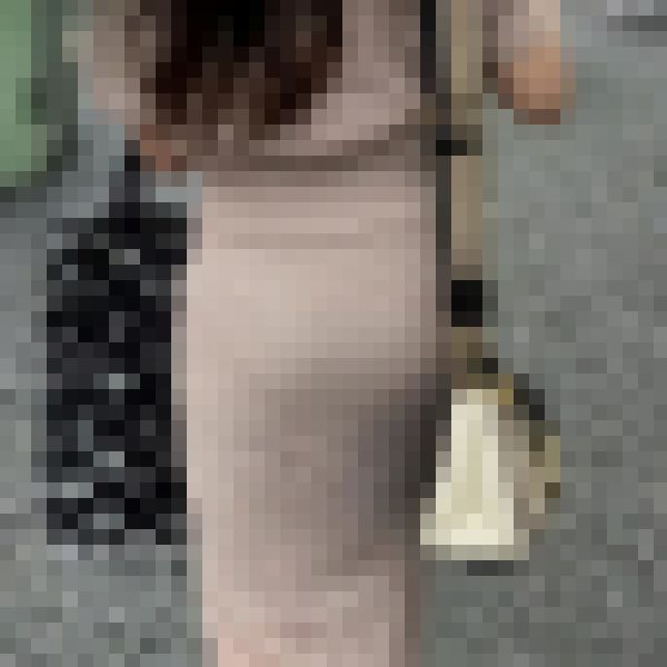 奥様スカート薄くてパンツ透け透けですな動画。