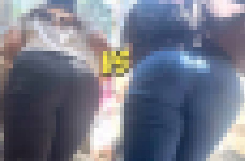 Wエロ美尻を見上げて堪能！都会の高飛車お姉さんが王道デニム内のケツをムニュらせ男を誘惑! 『階段を登る』女 編