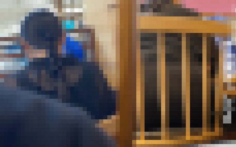 【JKでか尻】カフェで休憩中の私服JK流行りのスラックスで巨尻突き出しw【4K】