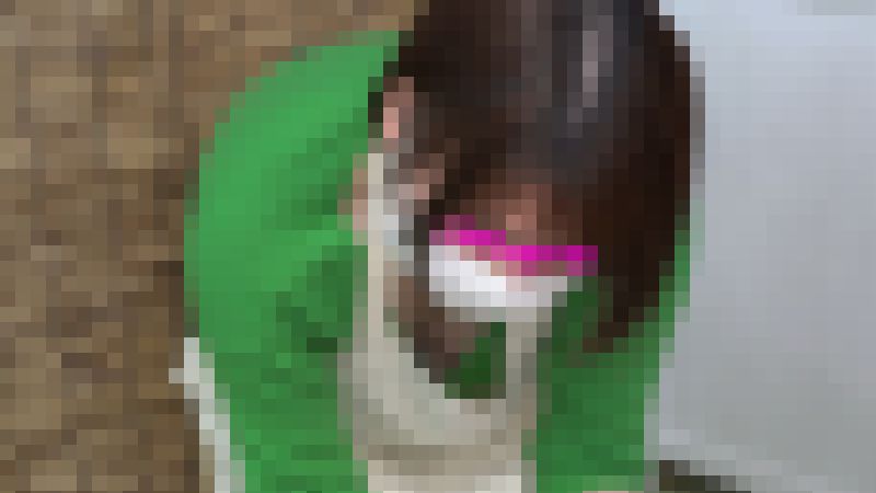 #63【陶芸中の胸チラ】夢中になって若奥さんの無防備なおっぱいが丸見えに！