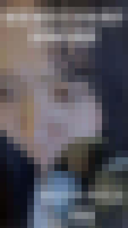 【触１】OLから滲み出る屈辱の表情、粘着尾行でムチ尻を撫で回す