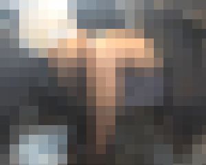 黒パンストOL タイトスーツに肉感のたまらない美脚 テーブルの下から覗いてみた。