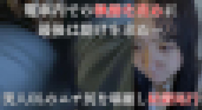 【再販】【触1SP】【別アングル再編集版】電車内での執拗な攻めに、最後は助けを求め… 美人OLのムチ尻を堪能し粘着尾行