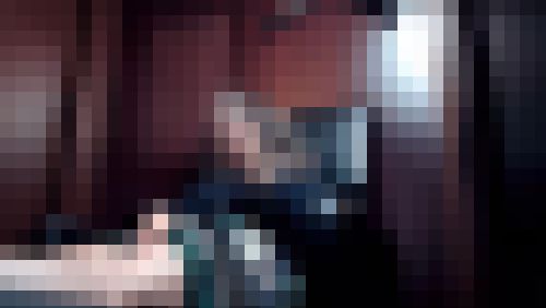 ネカフェでオナニーするお姉さん..小刻みに揺れるブランケット