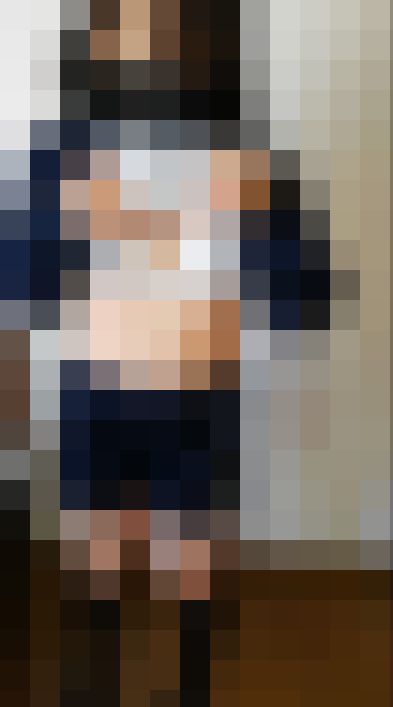 【再販】短パンや動画など撮影会　照れながらスカート捲り上げるのが可愛い　１６９