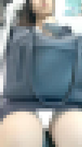 (電車対面）(顔出し）スマホに夢中に…むき出しのパンストあんよが無防備に緩んじゃって…パンストあんよの間を照らされちゃうOLお姉