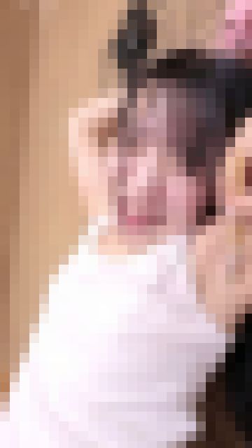 縦動画 くすぐり脇特化！　つぶらな瞳でオジサンをチラ見しながらベビーボイスで反応するちっちゃな女子さん（完全オリジナル）