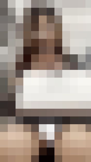 (電車対面）(顔出し）スマホに夢中になりすぎちゃって…肉付き良きむき出しパンストあんよがだんだんと緩んじゃう…OLお姉さんを観察