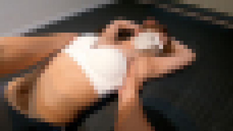 【新品ラブドール状態でラッピング固定】セクハラ嫌がるもパンツに染み！？両腕拘束でおっぱい揉みまくり