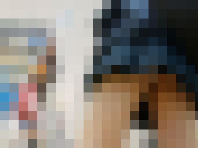 ミニ丈の制服のスカートをめくってみたら生パン