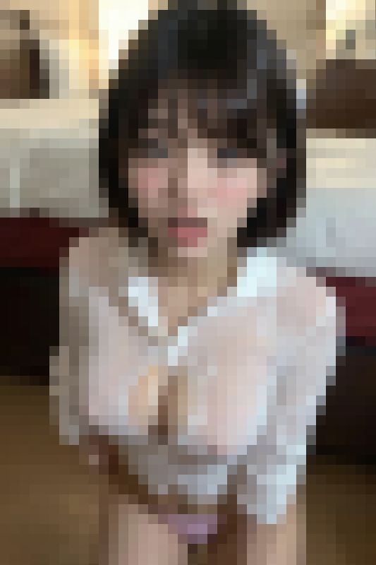 ?写真集?跪く瞬間 — 無防備な美しい顔に白い液体を掛けられる美女