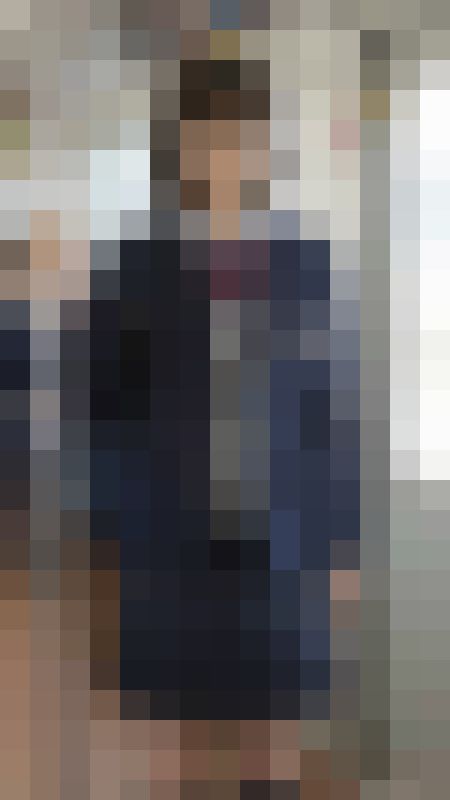 電車内て?飛ひ?散る制服