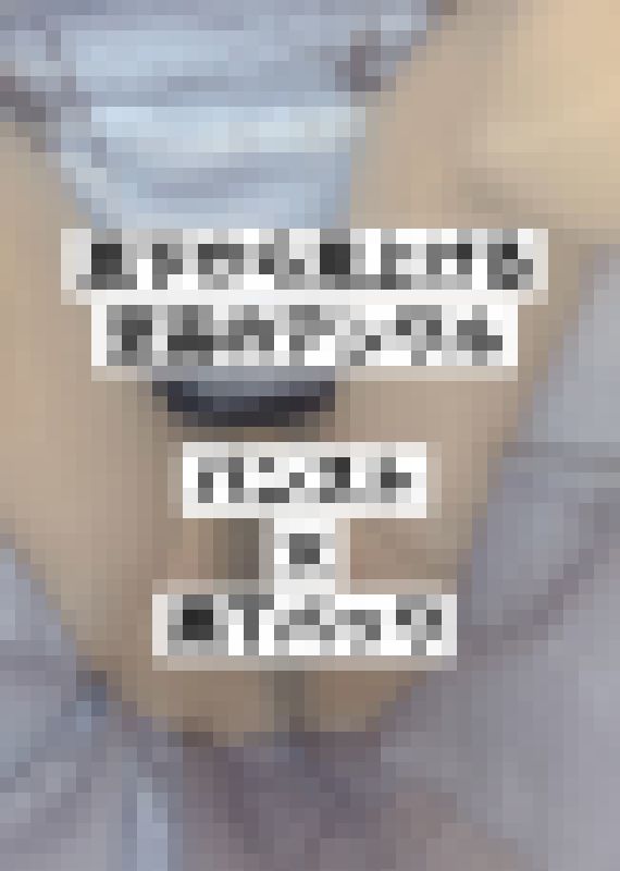 【ロングスカートのお姉さん】店内ストーキングスカートの中に潜り込み