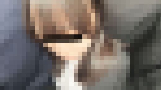 【痴触】終電間際の電車内で残業でヘトヘトになった女にペニスを握らせる