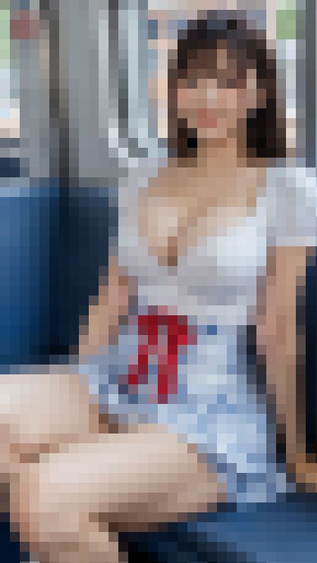 【動画】電車内でパンチラ誘惑してくる女性たち