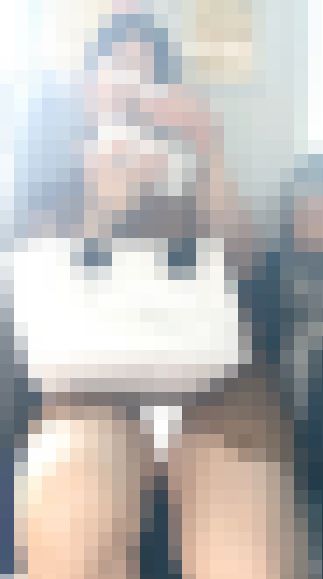 【再販】(電車対面）(顔出し）大胆な切込み…フロントスリット…スカート短めお洒落ワンピースであんよむき出し…○ンチラしてくれちゃう奥さま