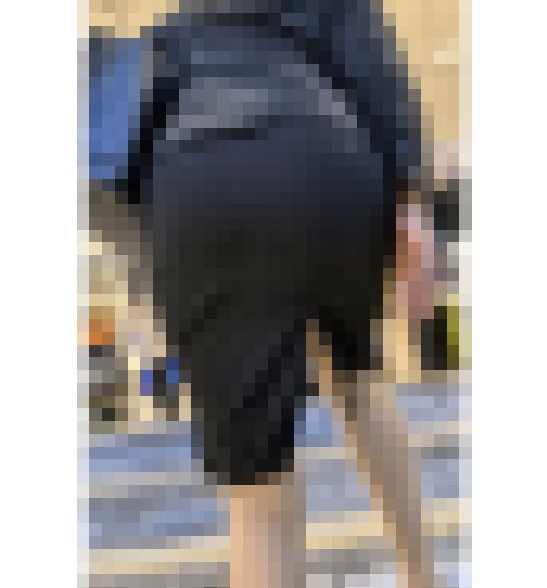 【559】スリットの深さとお尻のボリュームが見事な化学反応を魅せるスーツOLさん！