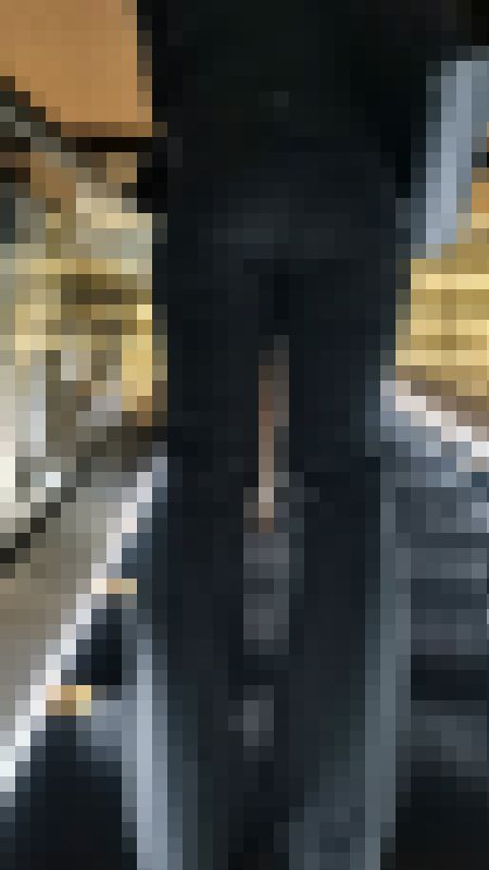 大きなお尻のolの後ろ姿