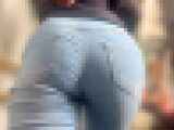 超Sクラスのデニム尻を下から堪能！自慢のケツをムニュらせパンティラインで♂を誘惑!